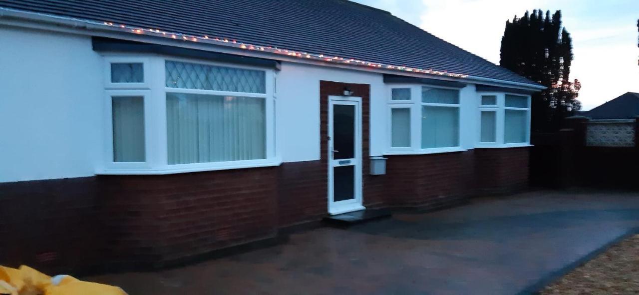 Villa The Hermitage Private Detached Bungalow à Rhyl Extérieur photo