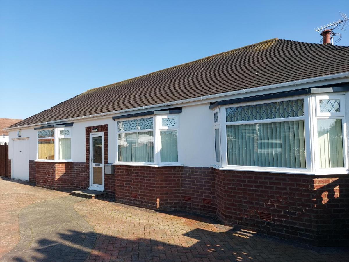 Villa The Hermitage Private Detached Bungalow à Rhyl Extérieur photo